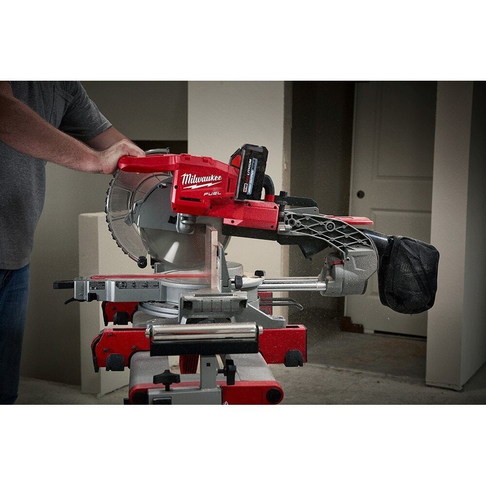 Milwaukee Dual-Bevel Sliding Compound Miter Saw M18 FUEL 2734-42334 - Image 4