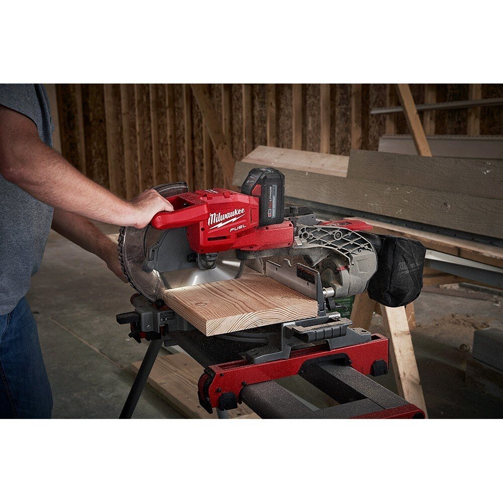 Milwaukee Dual-Bevel Sliding Compound Miter Saw M18 FUEL 2734-42334 - Image 5