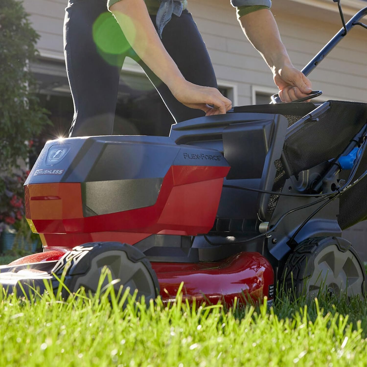 Toro Super Recycler 21″ 60V Battery Personal Pace Mower-77699 - Image 8