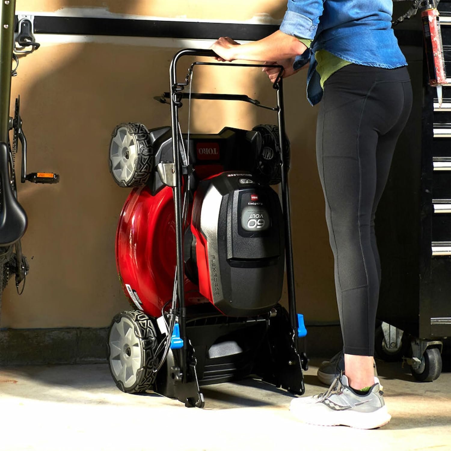 Toro Super Recycler 21″ 60V Battery Personal Pace Mower-77699 - Image 7