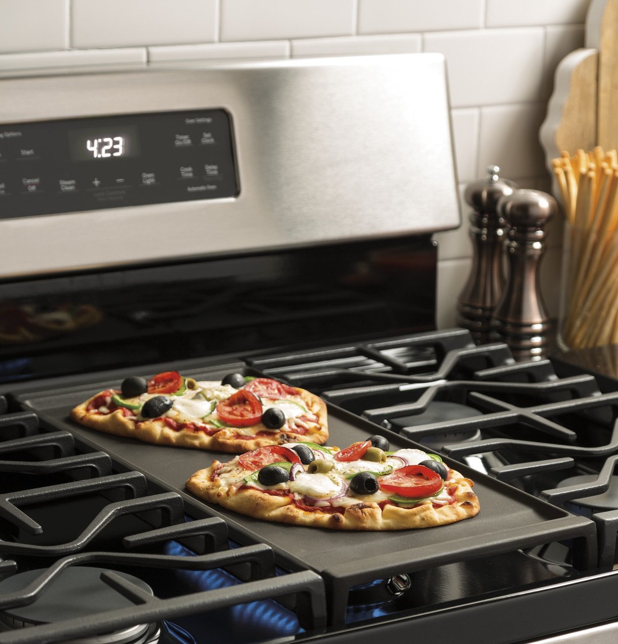 GE 30″ Freestanding Gas Range-81869 - Image 8