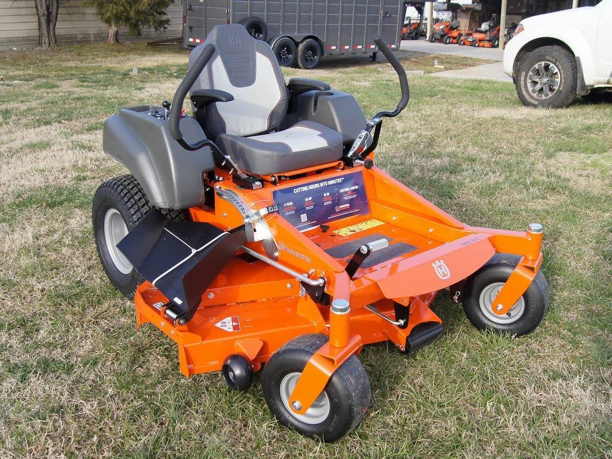 Husqvarna MZ61 61″ Zero Turn Lawn Mower 24HP KAW (Scratch and Dent)-56363 - Image 7