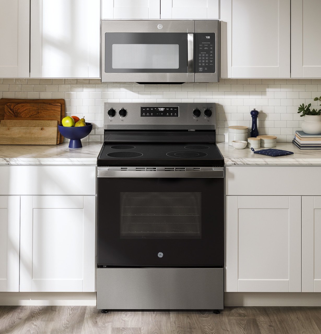 GE 30″ Freestanding Electric Range-93161 - Image 3