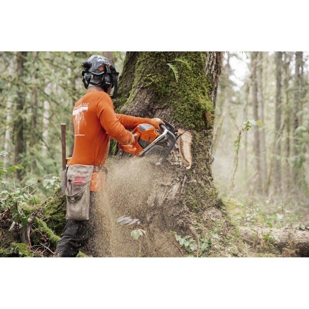 Husqvarna 372 XP Chainsaw 28″-41142 - Image 3